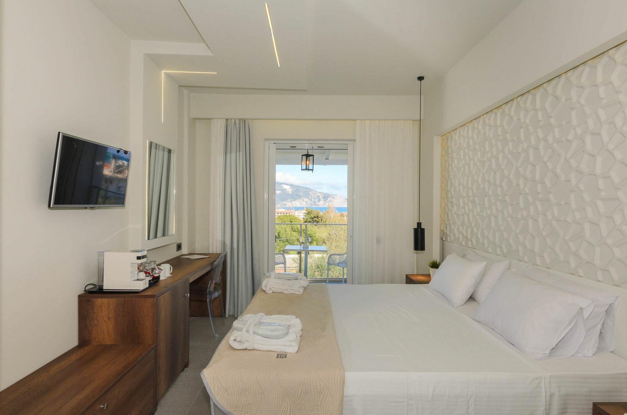 Litore Luxury Living 2*